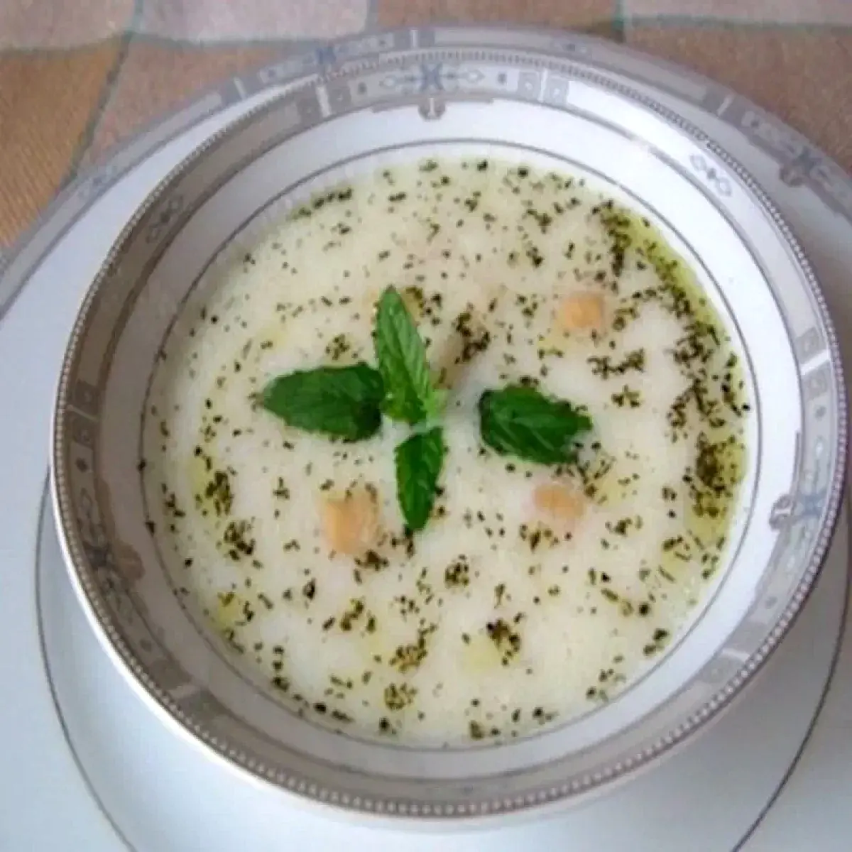 Soğuk Ayran Aşı Çorbası