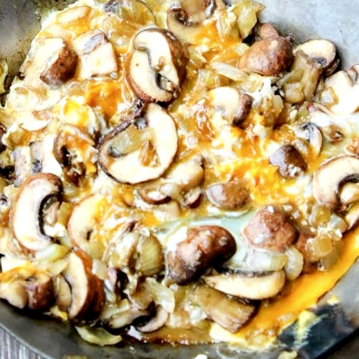Yumurtalı Mantar Kavurma